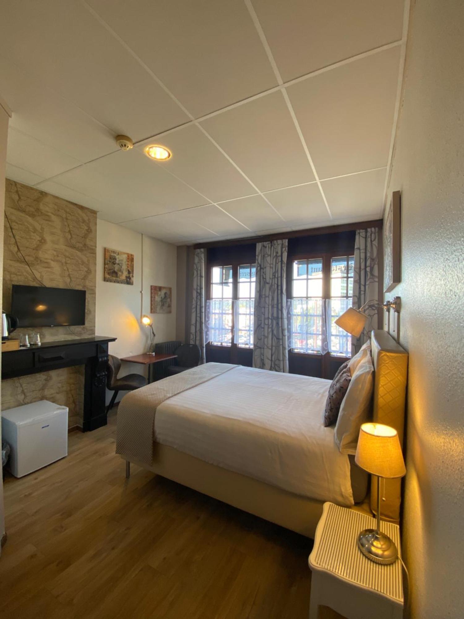 Des Ardennes Hotel